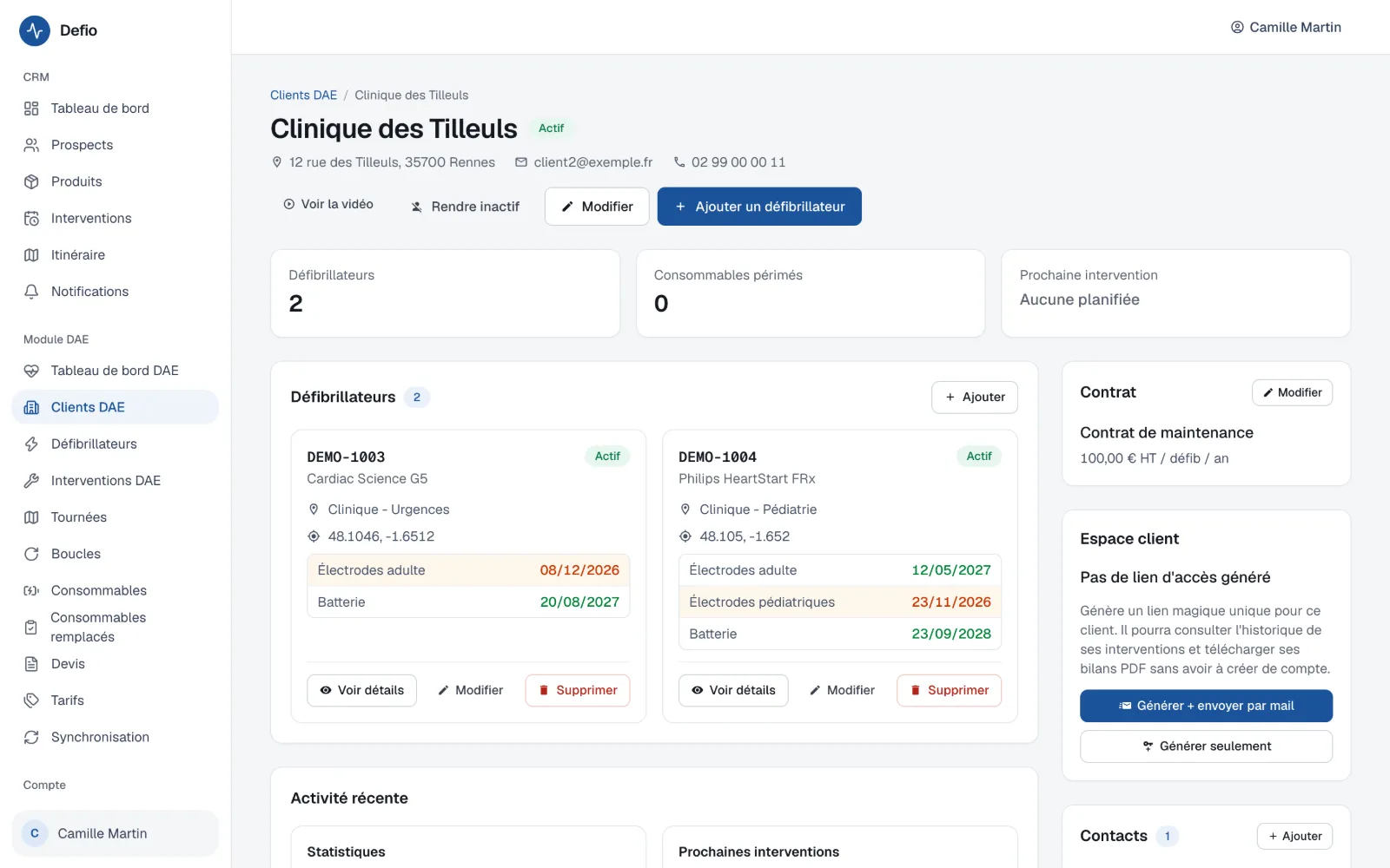 Fiche client avec ses défibrillateurs et les dates de péremption colorées